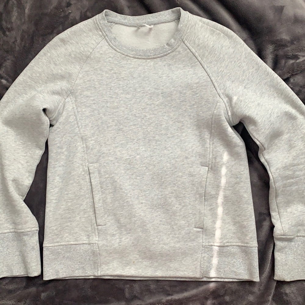 LULULEMON crew neck- Size 4 - grey